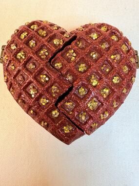 Katherine’s Collection 07’ Red Glitter Heart Hinged Trinket Box Valentines Day!